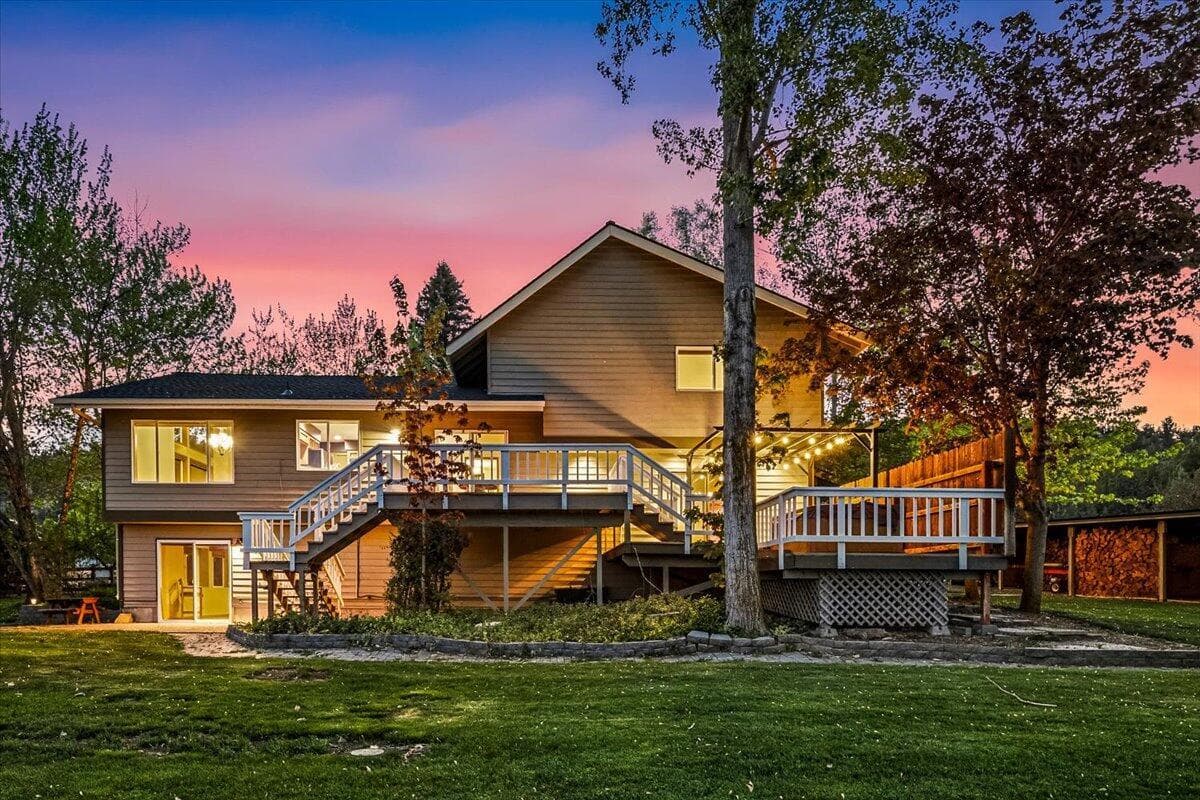 1176 Barnes
