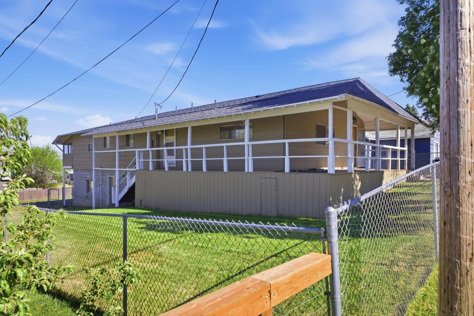 1335 Lakeview