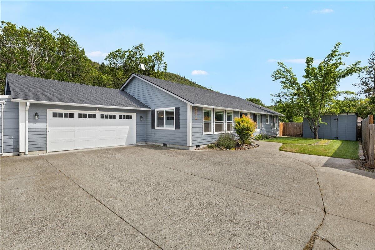 20 Penny, Shady Cove, 97539