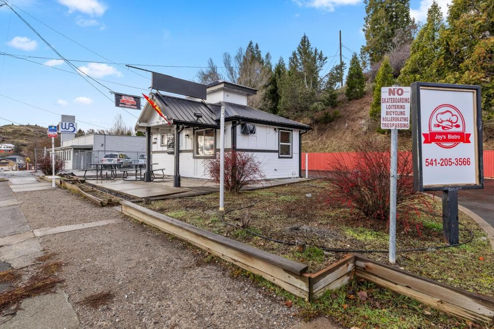 1402 Oregon