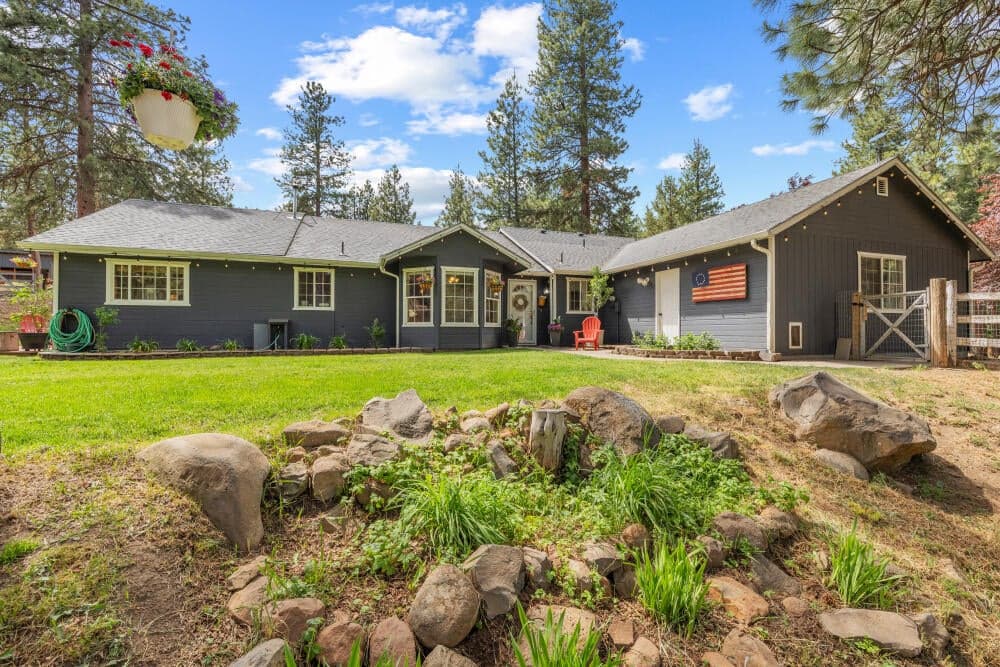 16320 Hillcrest