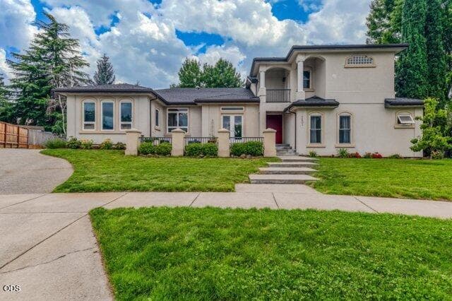2401 Fox Run