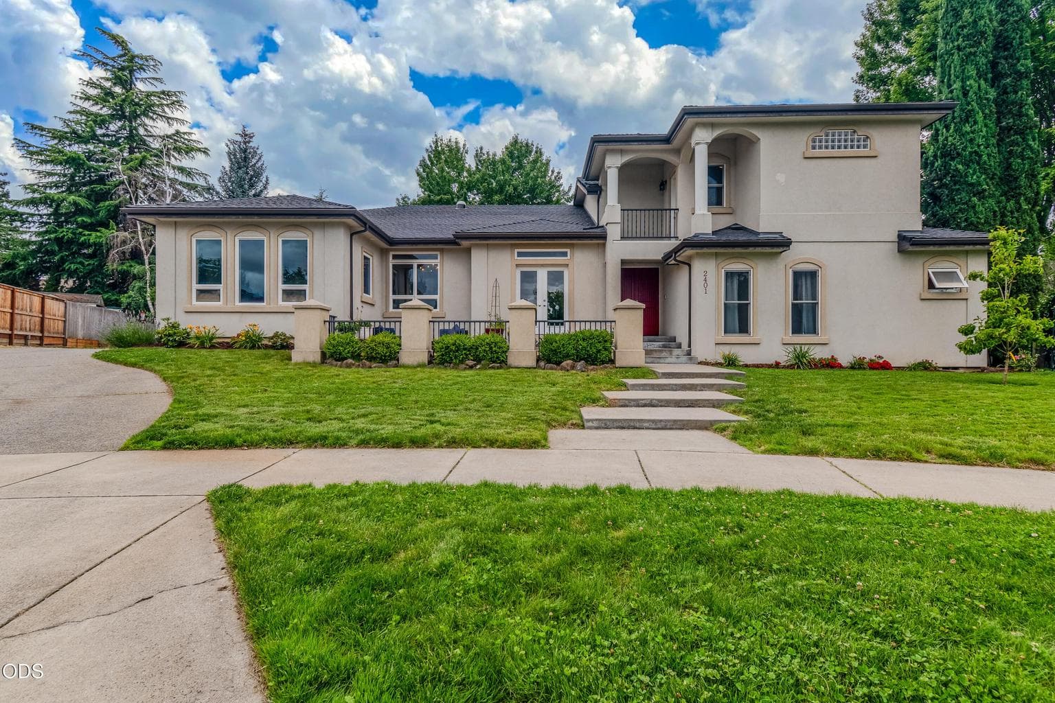 2401 Fox Run